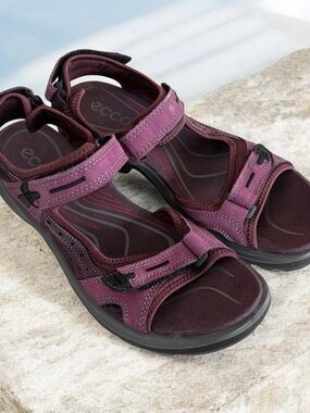 ECCO Women's Aubergine  Outdoor Strappy Sandals Barely Worn Size 12